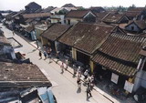 100 anos de idade em casas Hoian antiga vila, Vietnã
